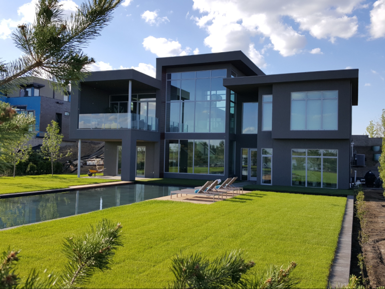 Frontview of a new build home fully retrofitted with fiberglass windows and doors